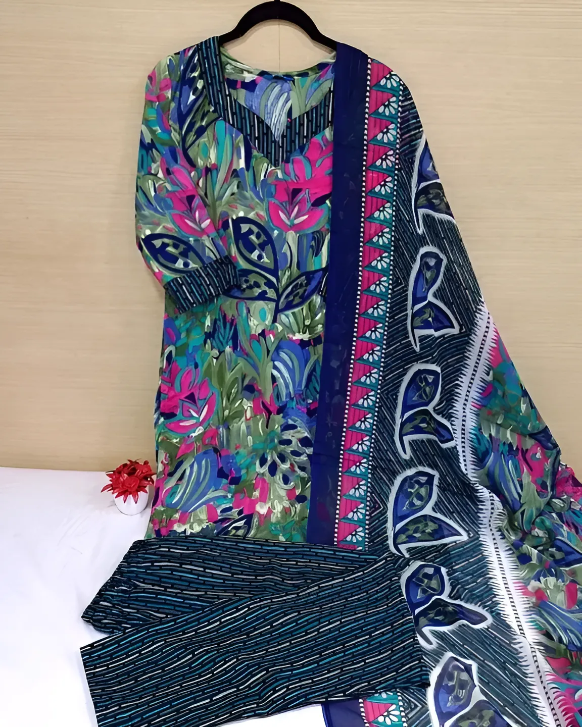 Kurta pant and dupatta set